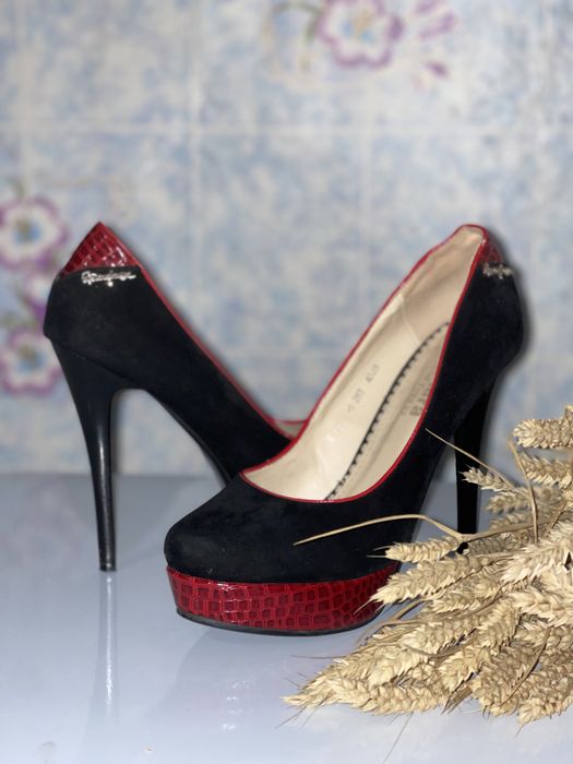 Шикарные туфли на шпильке