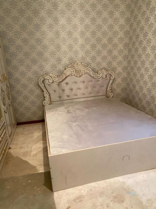 Zavod narxida minimilastik uslubdagi spalni nabor