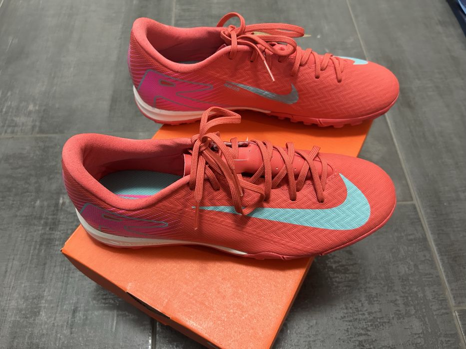 Детски Футболни стоножки(40. номер), Nike ZOOM VAPOR 16 ACADEMY
