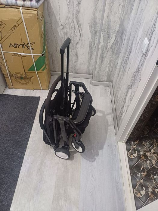 Продаётся чемодан коляска Baby yoyo
