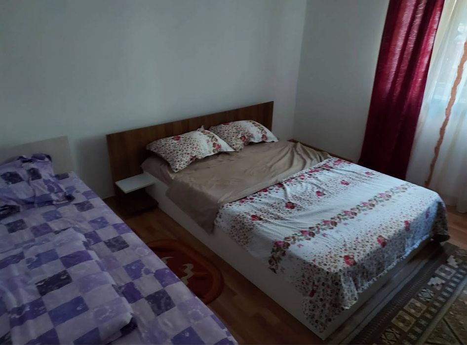 Inchiriez garsoniera la curte intre Piata Centrala Si Gara