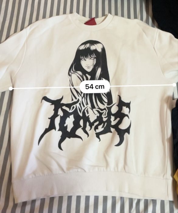 Пуловер на Tomie от Junji Ito - Bershka