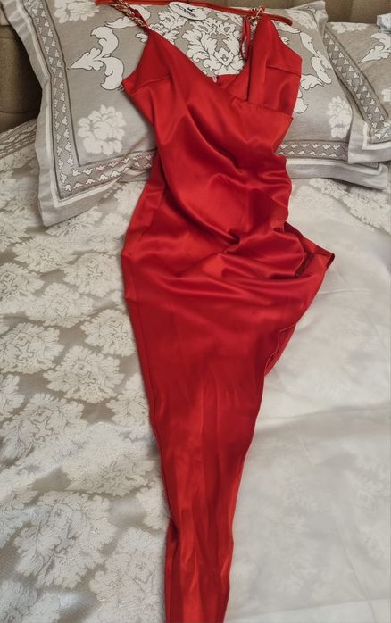 Rochie rosie eleganta