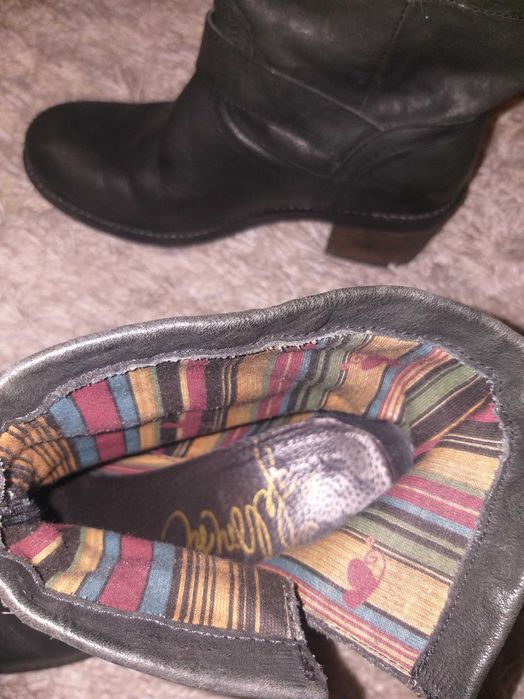 Botine damă din piele naturală  cu cataramă . FELMINI