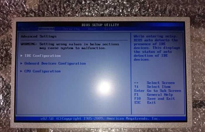 Display laptop 13,3" LED HD 40 pini model N133B6-L01 funcțional