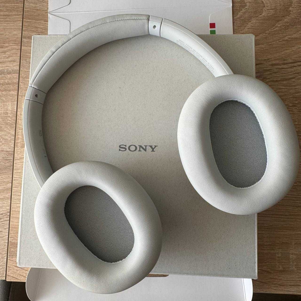 слушалки SONY WH-CH720NW – като нови
