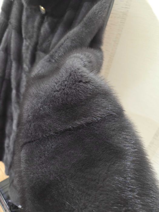 Продам норковую шубу