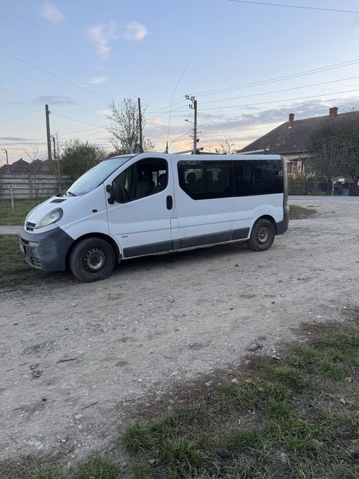 Vand opel vivaro 8+1