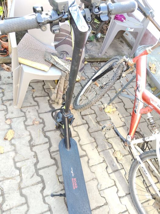Vând sau schinb trotineta electrica