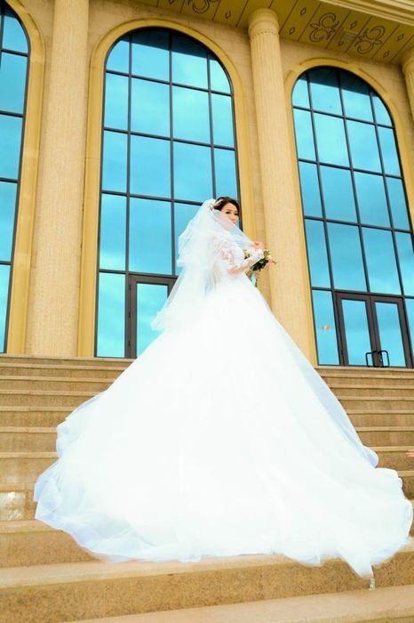 Продам шикарное свадебное платье! Размер 42-44