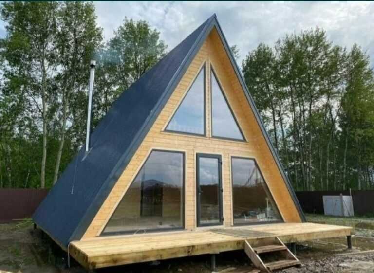 Cabana stil A-Frame, case, terase si foisoare din structura de lemn