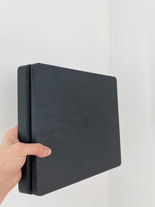 Playstation 4 slim торг есть