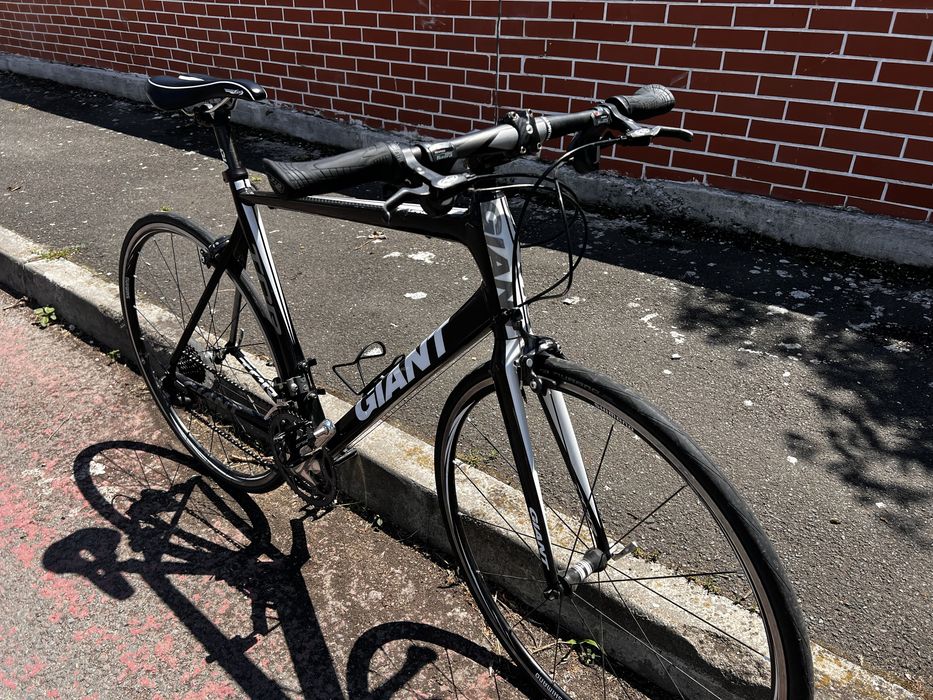 Vand bicicleta carbon Giant stare impecabila