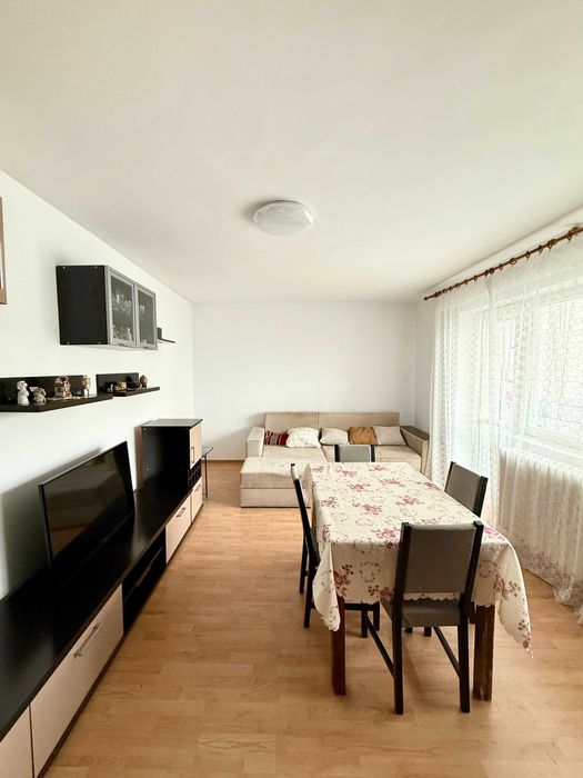Apartament 4 camere 2 balcoane de vanzare Zona Mega Mall