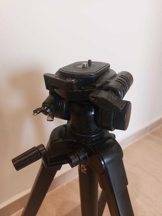 Фотографски статив VELBON EX 640 (използван)