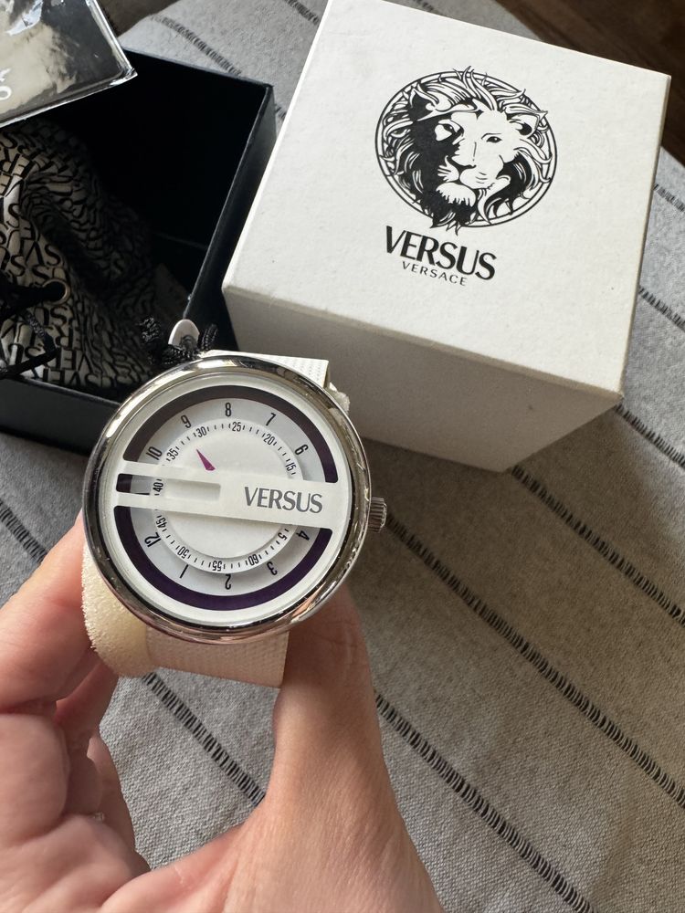 Часовник Versace Versus дамски