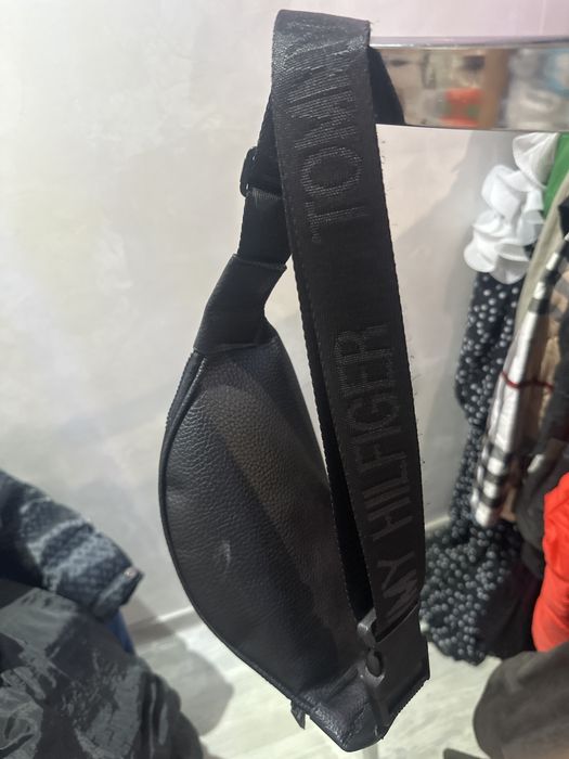 мъжка чантичка tommy hilfiger