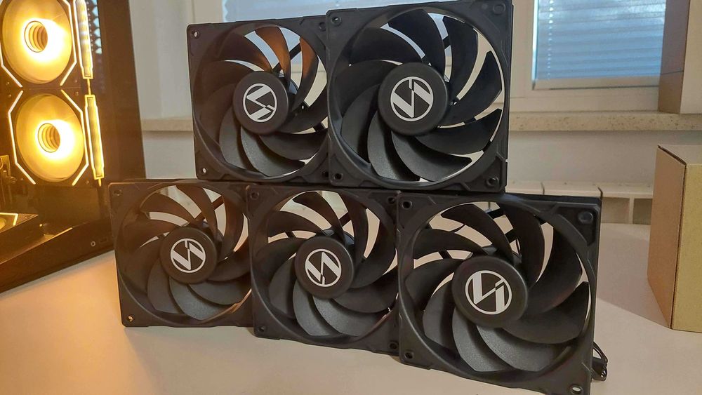 Lian Li Reverse blade вентилатори