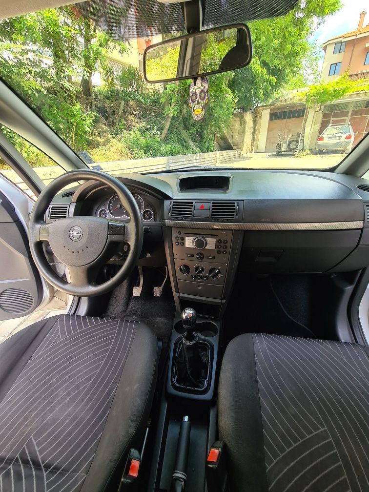 Продавам Opel Meriva 1.4