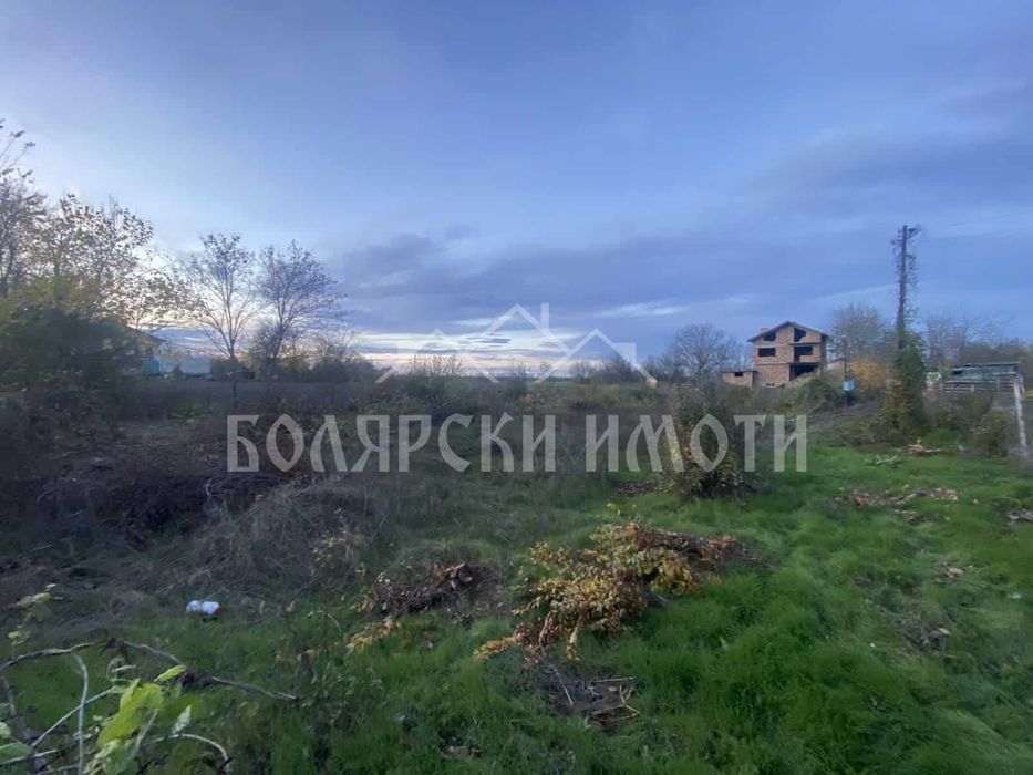 Южен парцел в село Първомайци