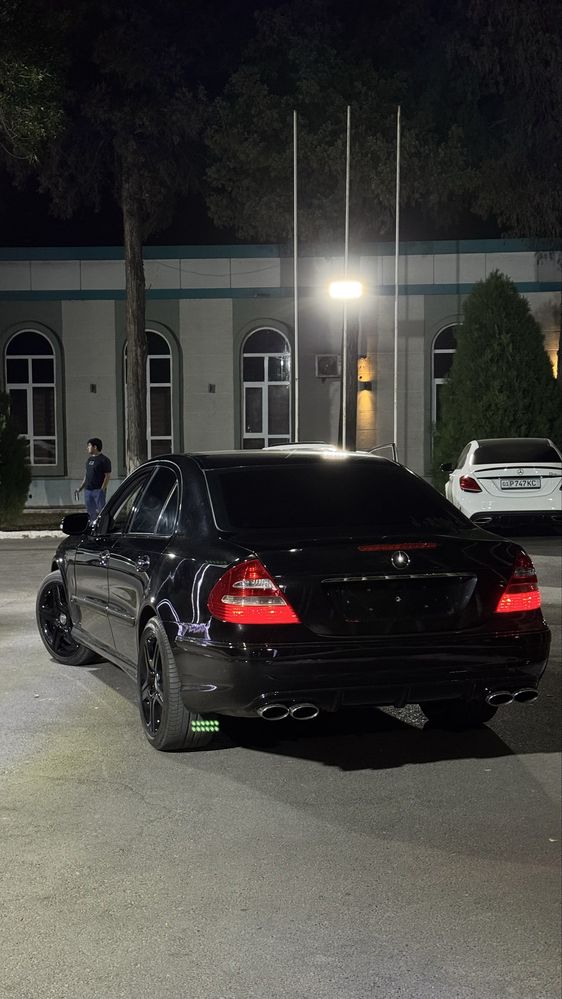 Mercedes benz W211 E320 6.3 body kit