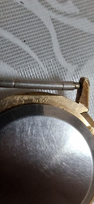 Продам часы позолоченные