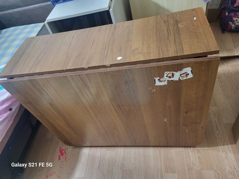 Отдам стол бесплатно