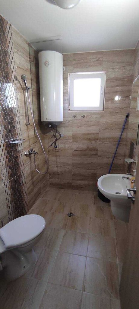 Дава се под наем Двустаен апартамент в Бургас, Славейков - 60 кв.м за 425 € - Снимка #4