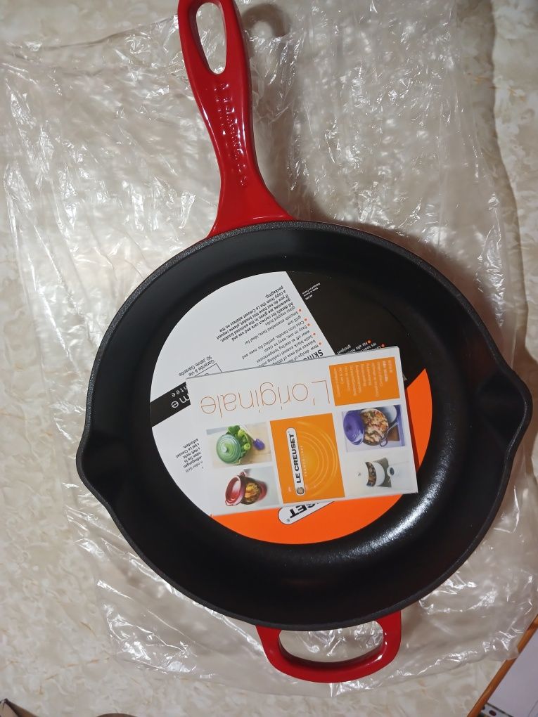 LE CREUSET чугунная сковорода