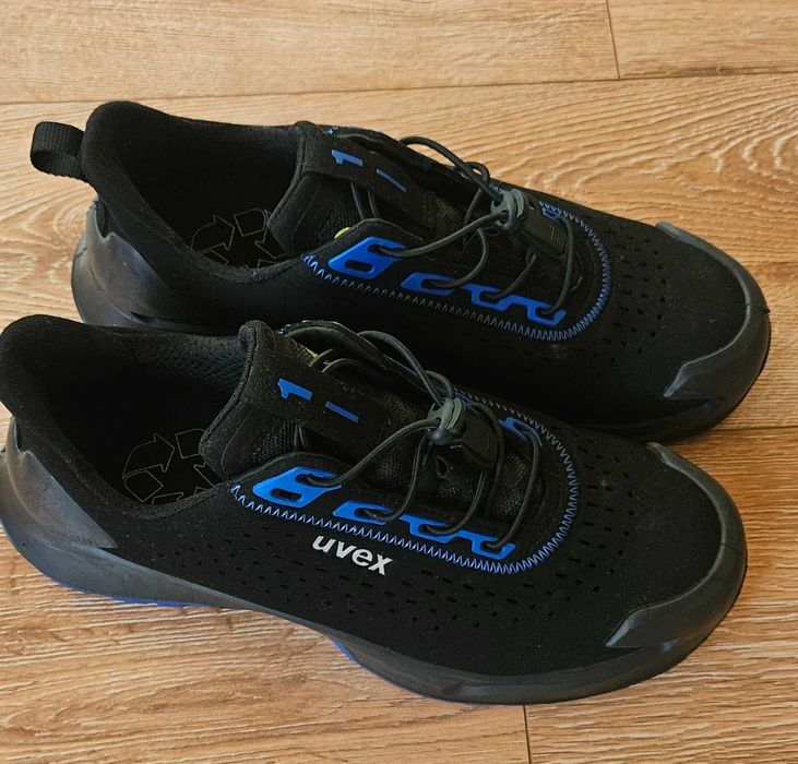 Bocanci de munca cu protectie UVEX