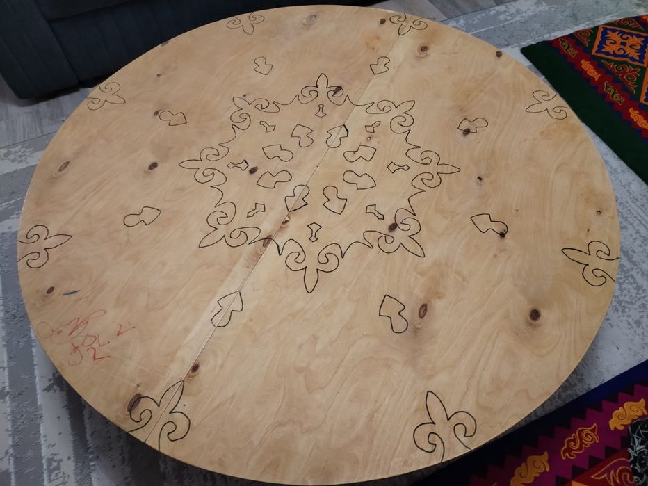 Продам стол круглый 20000 тг