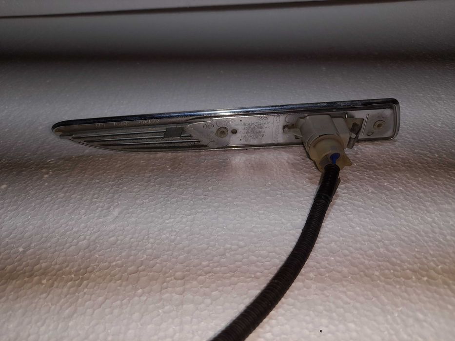 Semnalizare aripa  dr.fața FORD MONDEO mk4 an 2009