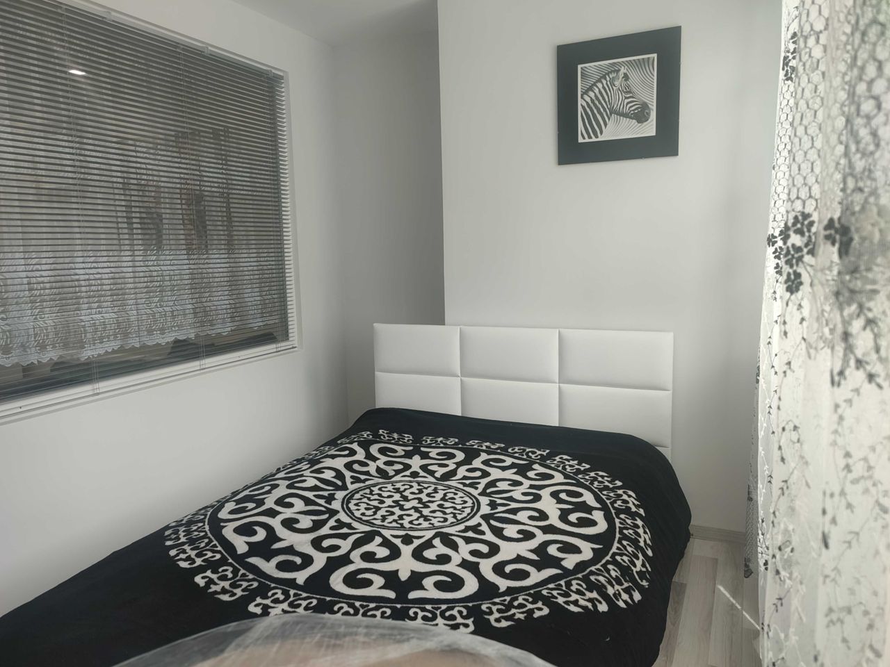 Продава се Двустаен апартамент в Търговище, Център - 44 кв.м за 1797 €/кв.м - Снимка #4