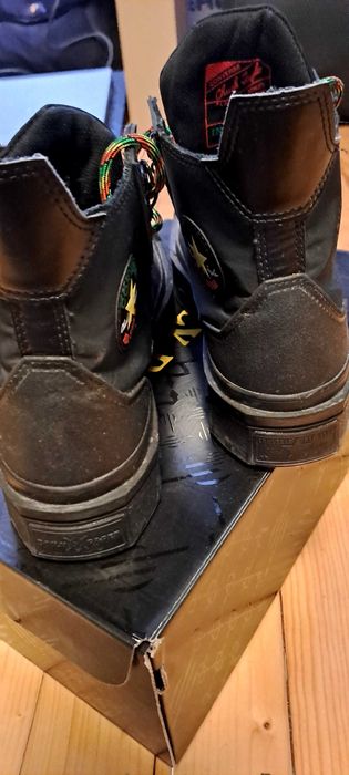 Продавам обувки Converse