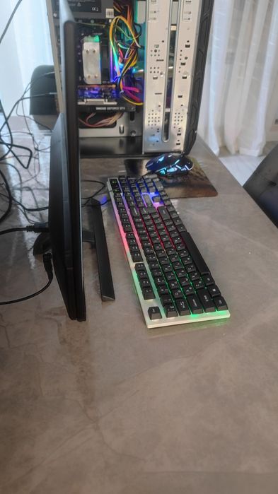 Игровой компьютер пк ddr 4 тянет все игры безрамочный экран