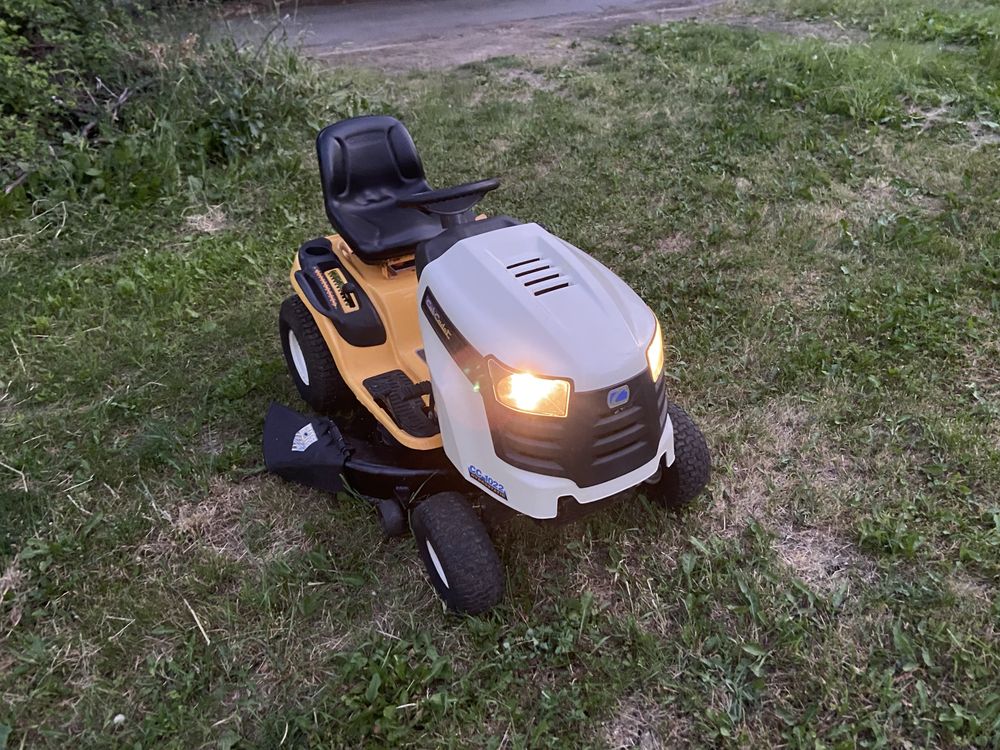 Тракторна косачка Cub Cadet  Kawasaki