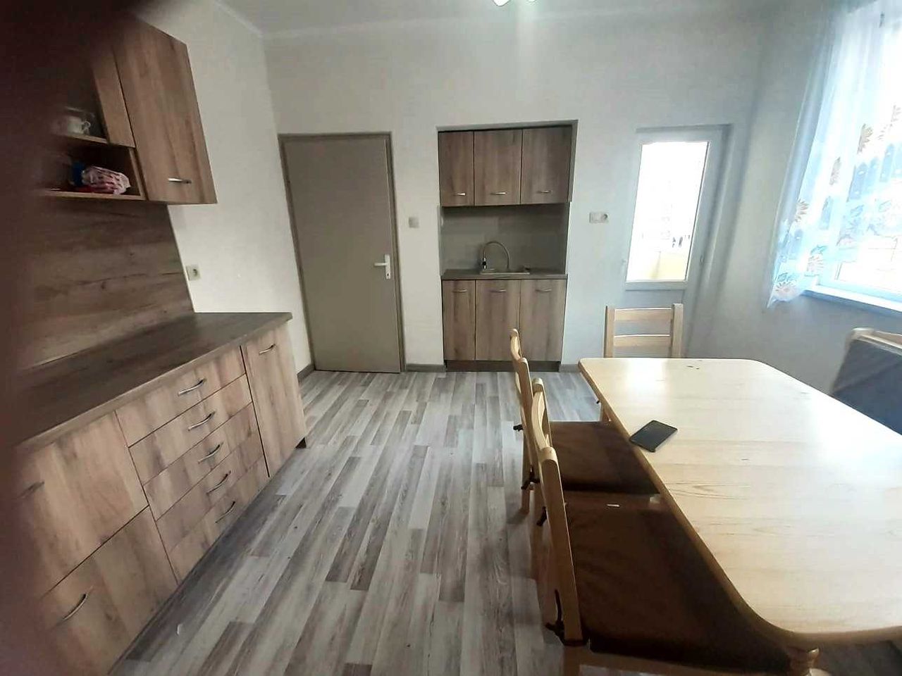 Дава се под наем Четиристаен апартамент в Пловдив, Център - 115 кв.м за 484.5 € - Снимка #9