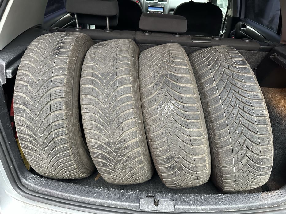 Jante Tabla + anvelope iarna 2022 stare buna VW 5x112 195/65 r15
