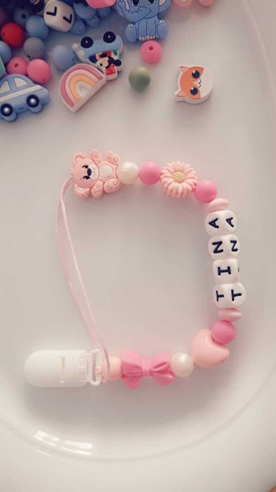 Vand lantisoare de suzeta personalizate cu nume