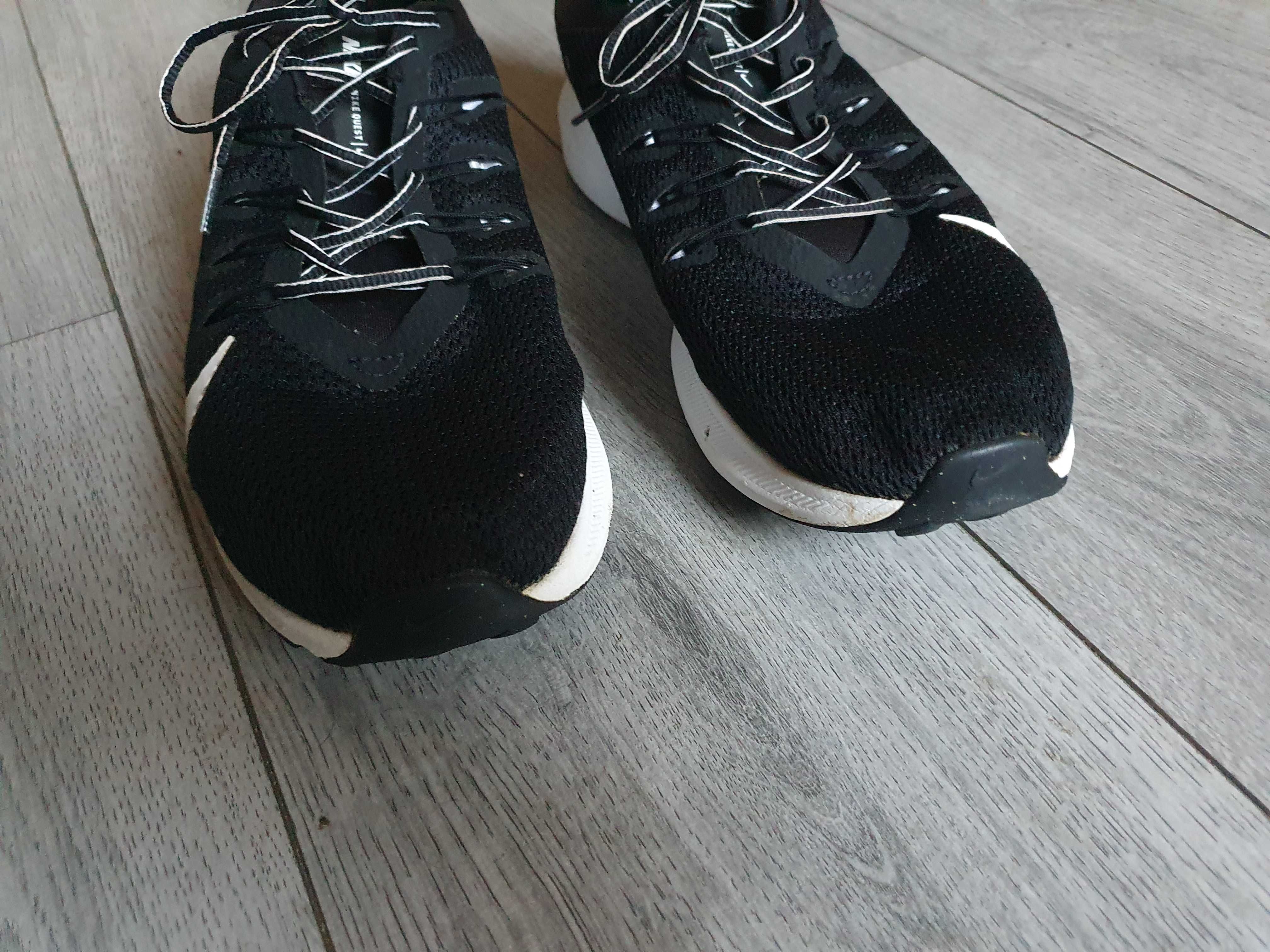 Adidasi NIKE Quest - Marimea 44.5 (US 10.5)