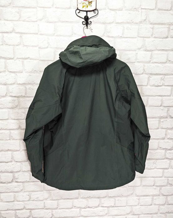 Berghaus Gore Tex  Оригинално дамско водоустойчиво яке размер UK14 / L