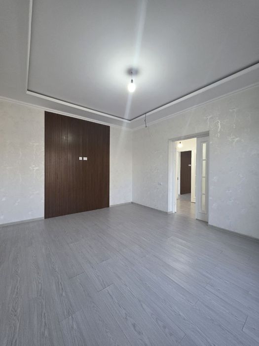 Кибрай Бурота махалла янги уй 3 хона 2,3 сотих .