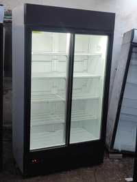 Двухдверный витрины в холодильнике