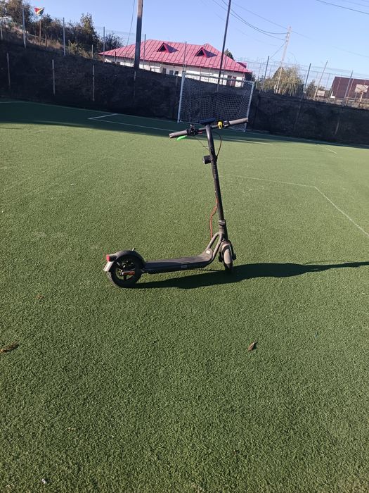 Vând trotinetă navi v40i
