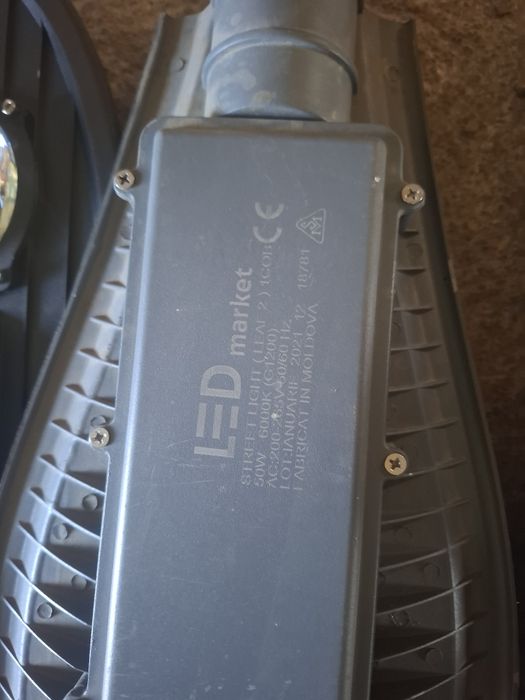 Becuri iluminat pentru stalp