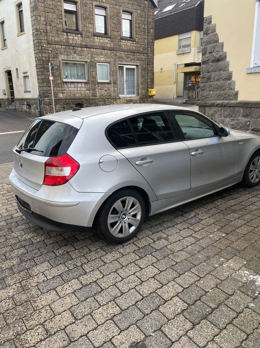 BMW e87 118d clima automată