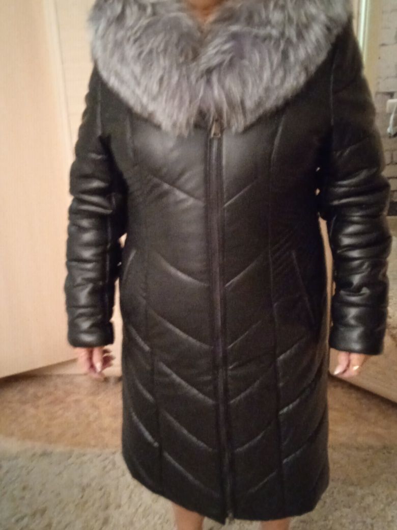 Продаю зимнее пальто 30000возможно торг