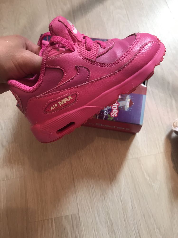 Vand incaltaminte nike AIR MAX marimea 25