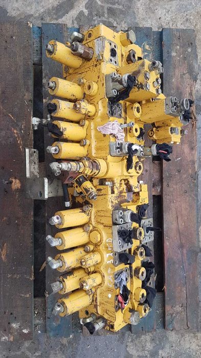 Distribuitor hidraulic Caterpillar 259-7424 Cat 323D,324D ,325D