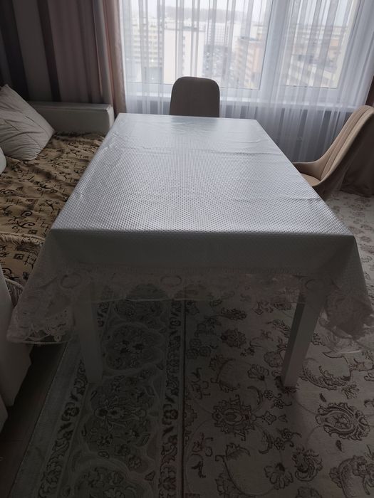 Стол для кухни белый